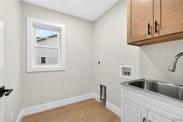 300 Nicks Way, Geddes, NY 13209