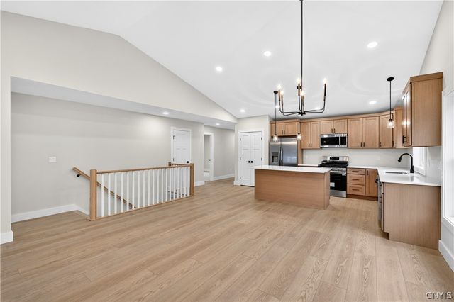 300 Nicks Way, Geddes, NY 13209