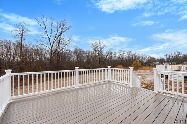 300 Nicks Way, Geddes, NY 13209