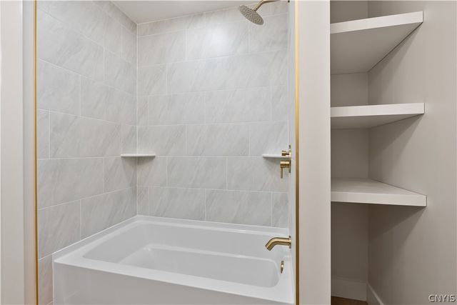 300 Nicks Way, Geddes, NY 13209