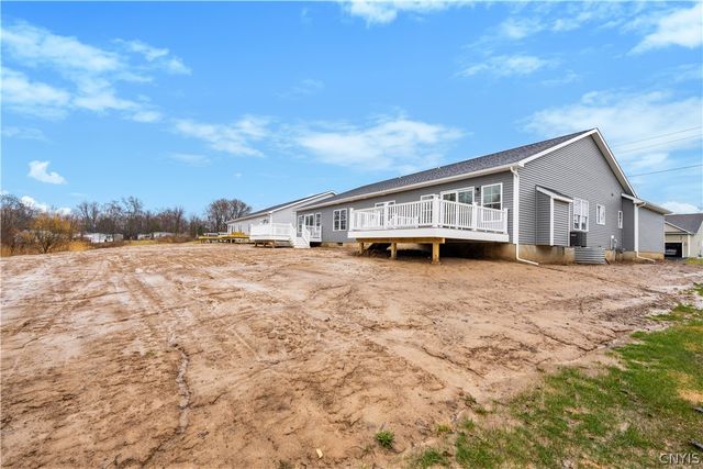 300 Nicks Way, Geddes, NY 13209