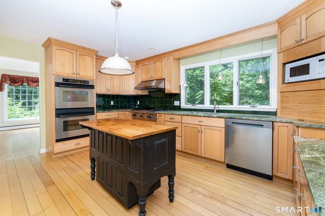 91 Whippoorwill Hollow Road, East Hampton, CT 06424