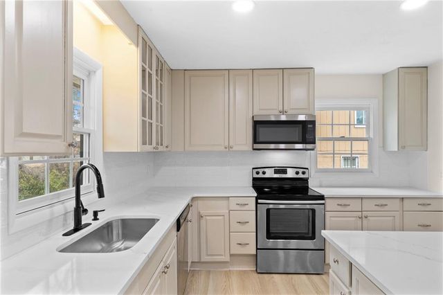 2347 Greenway Drive, Decatur, GA 30035