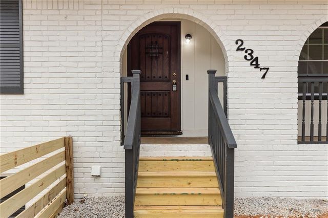2347 Greenway Drive, Decatur, GA 30035