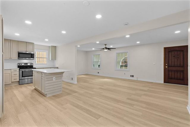 2347 Greenway Drive, Decatur, GA 30035