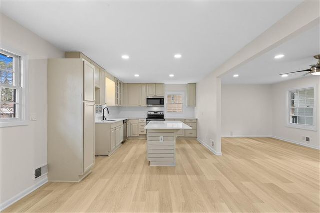 2347 Greenway Drive, Decatur, GA 30035