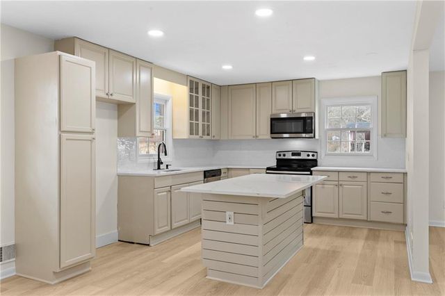 2347 Greenway Drive, Decatur, GA 30035