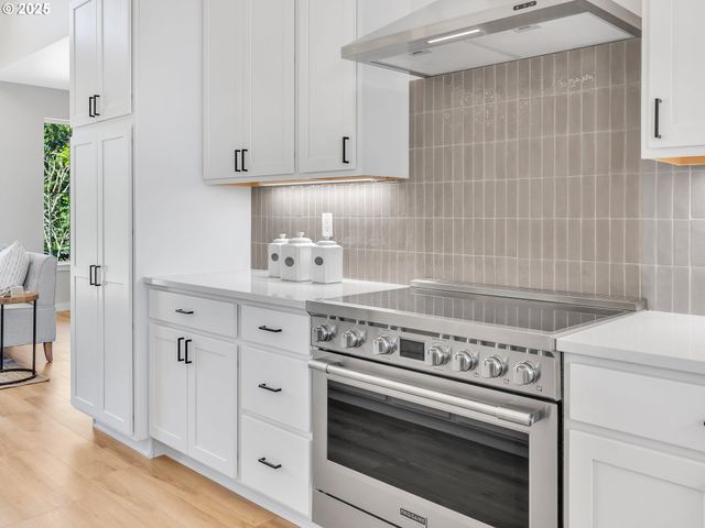 90250 HOBIE Rd, Warrenton, OR 97146