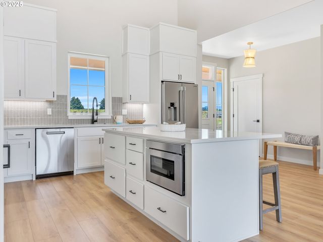 90250 HOBIE Rd, Warrenton, OR 97146