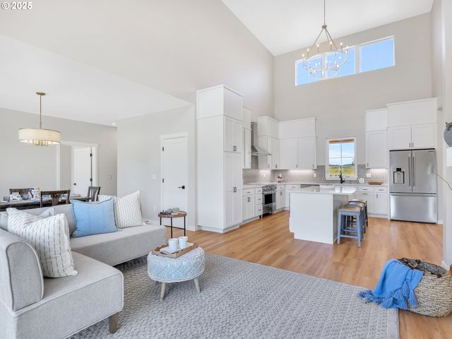 90250 HOBIE Rd, Warrenton, OR 97146