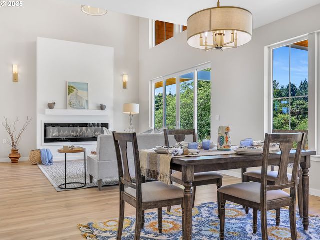 90250 HOBIE Rd, Warrenton, OR 97146