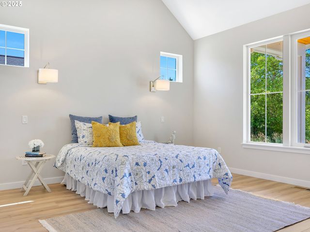 90250 HOBIE Rd, Warrenton, OR 97146