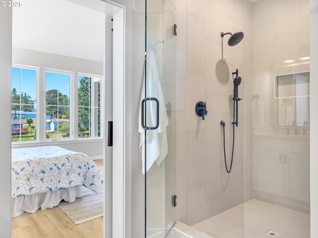 90250 HOBIE Rd, Warrenton, OR 97146