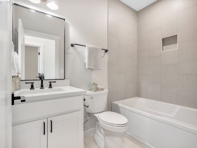 90250 HOBIE Rd, Warrenton, OR 97146