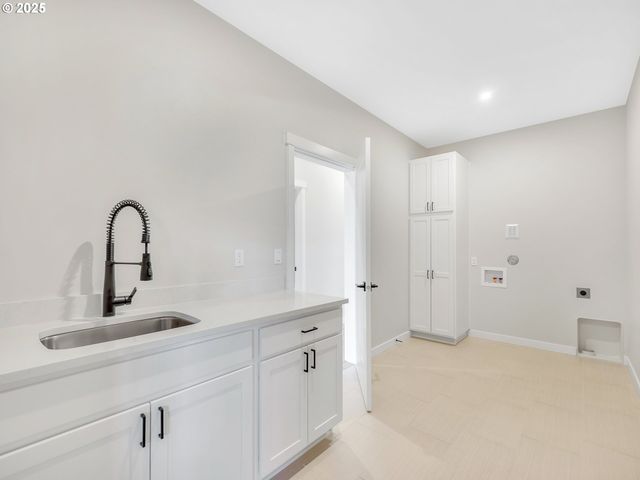 90250 HOBIE Rd, Warrenton, OR 97146