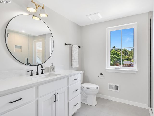 90250 HOBIE Rd, Warrenton, OR 97146