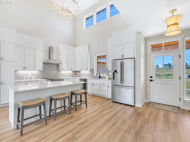 90250 HOBIE Rd, Warrenton, OR 97146