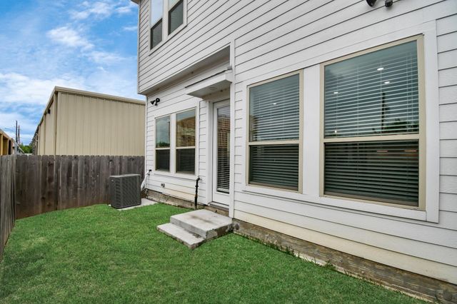 304 Chobani Lane, Houston, TX 77091