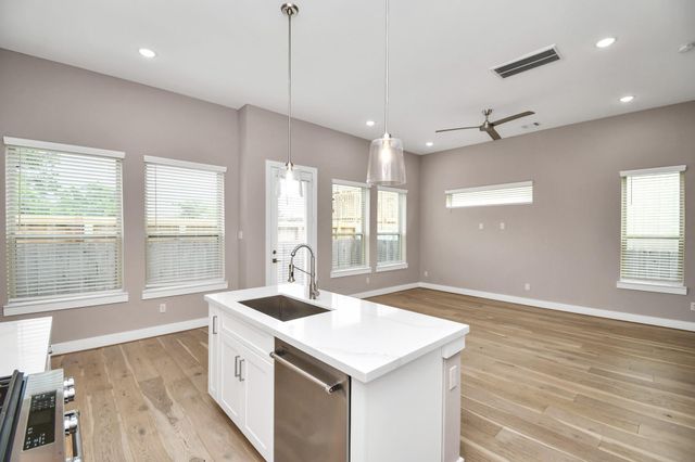 304 Chobani Lane, Houston, TX 77091