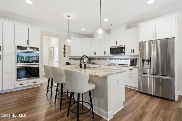 2200 Three Oaks Drive, Greenville, NC 27858
