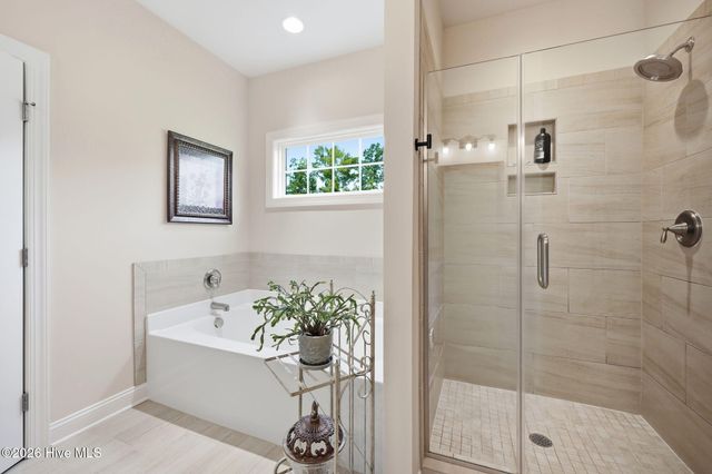 2200 Three Oaks Drive, Greenville, NC 27858