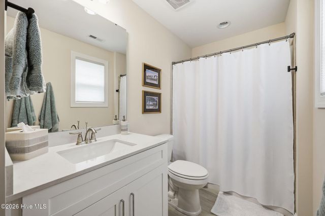 2200 Three Oaks Drive, Greenville, NC 27858
