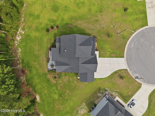 2200 Three Oaks Drive, Greenville, NC 27858
