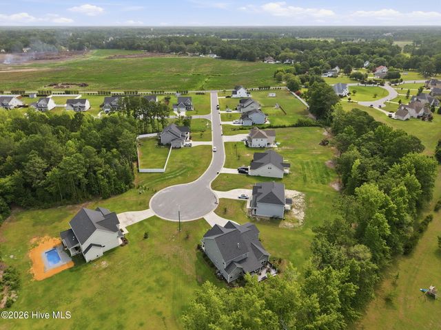 2200 Three Oaks Drive, Greenville, NC 27858