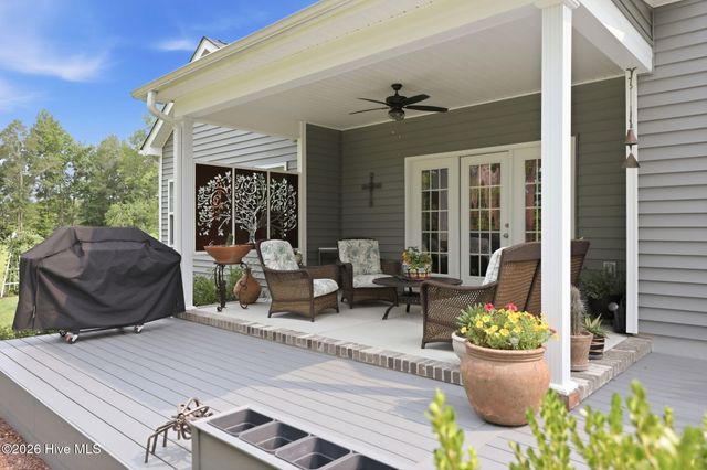 2200 Three Oaks Drive, Greenville, NC 27858