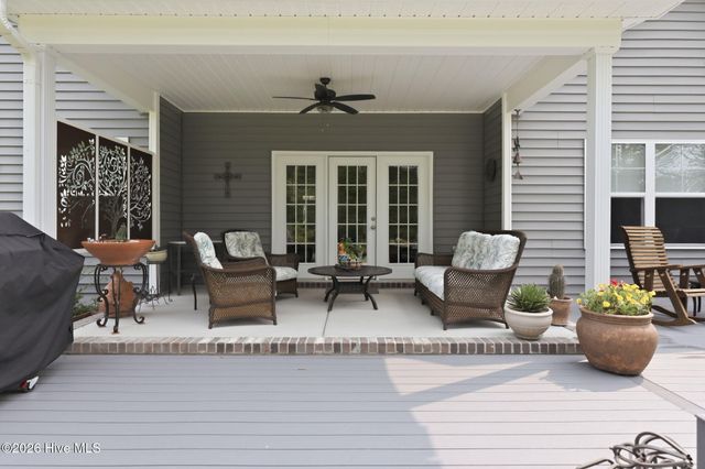 2200 Three Oaks Drive, Greenville, NC 27858