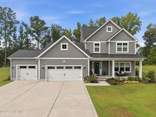 2200 Three Oaks Drive, Greenville, NC 27858