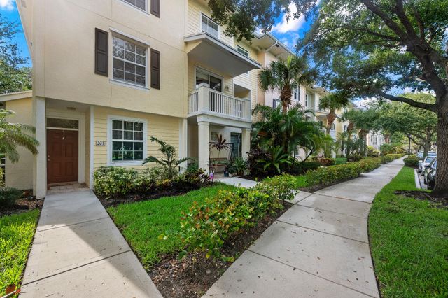 245 Murcia Drive 201, Jupiter, FL 33458