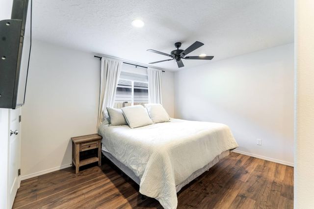 3210 NW 10th Street, Redmond, OR 97756