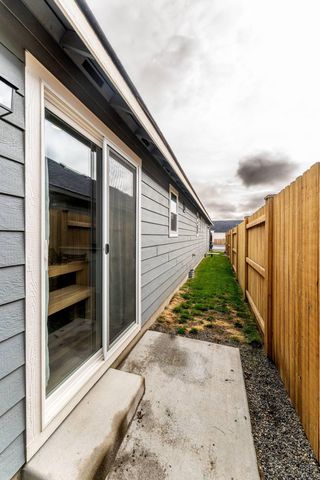 3210 NW 10th Street, Redmond, OR 97756