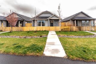 3210 NW 10th Street, Redmond, OR 97756
