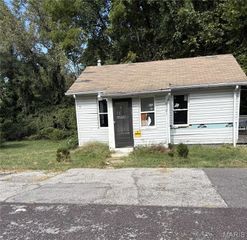8721 Shirley Avenue, St Louis, MO 63121