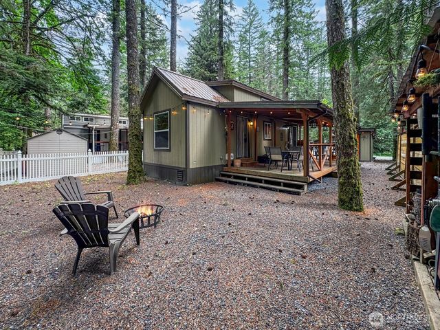 169 1 Fireside Lodge Circle, Deming, WA 98244
