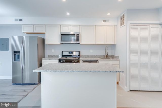 537 NEWCOMB ST SE, Washington, DC 20032