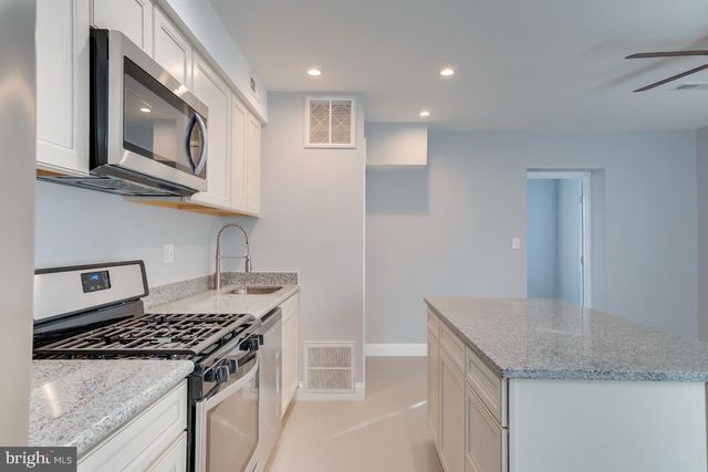 537 NEWCOMB ST SE, Washington, DC 20032