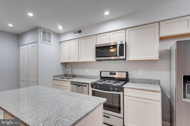 537 NEWCOMB ST SE, Washington, DC 20032