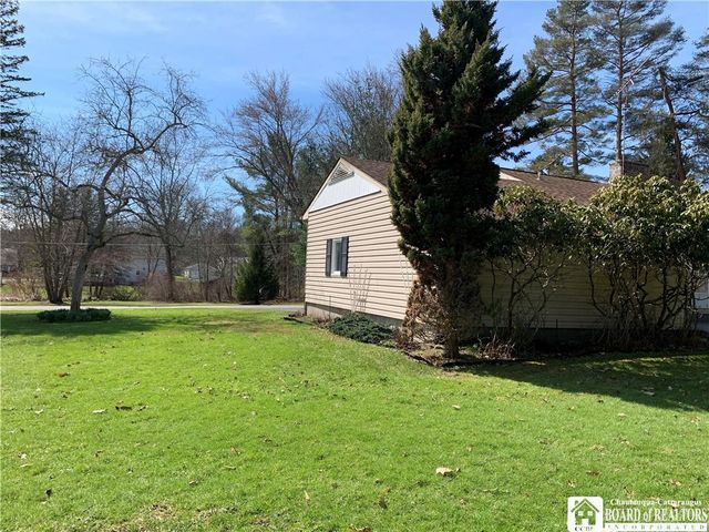 30 Magnolia Avenue, Ellicott, NY 14701
