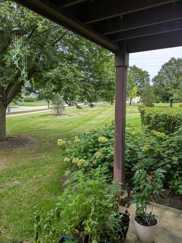199 Lawn Court 199, Buffalo Grove, IL 60089