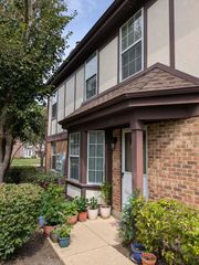 199 Lawn Court 199, Buffalo Grove, IL 60089