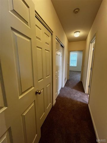 912 Russell Boulevard, St Louis, MO 63104