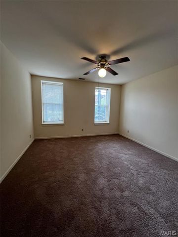 912 Russell Boulevard, St Louis, MO 63104