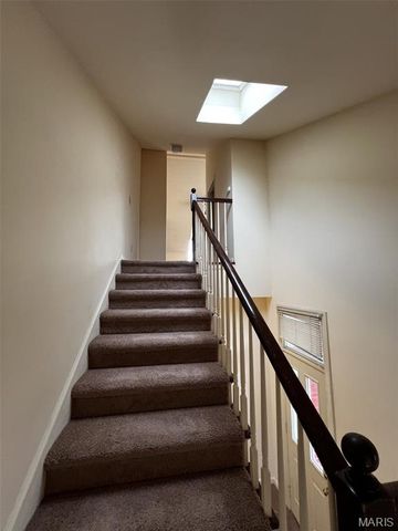 912 Russell Boulevard, St Louis, MO 63104