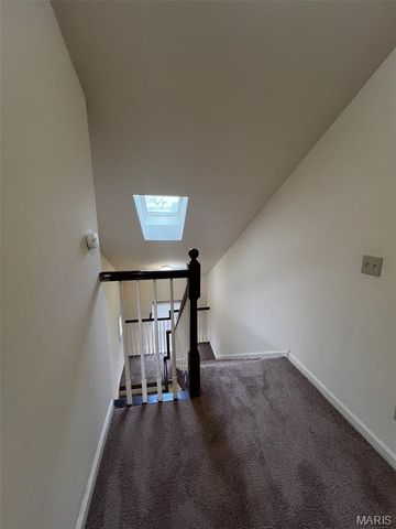 912 Russell Boulevard, St Louis, MO 63104