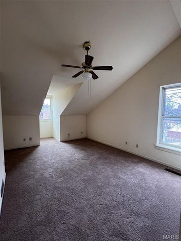 912 Russell Boulevard, St Louis, MO 63104