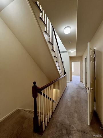 912 Russell Boulevard, St Louis, MO 63104