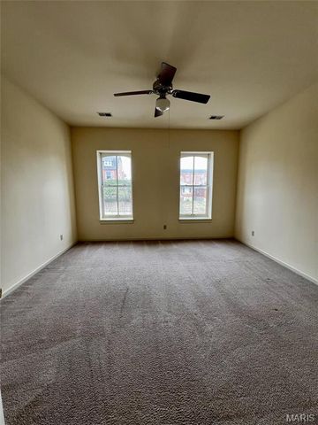 912 Russell Boulevard, St Louis, MO 63104